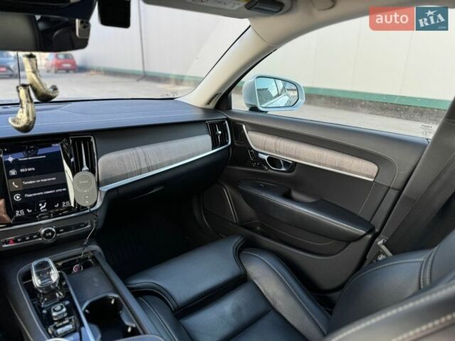 Серый Вольво С90, объемом двигателя 1.97 л и пробегом 170 тыс. км за 38999 $, фото 46 на Automoto.ua