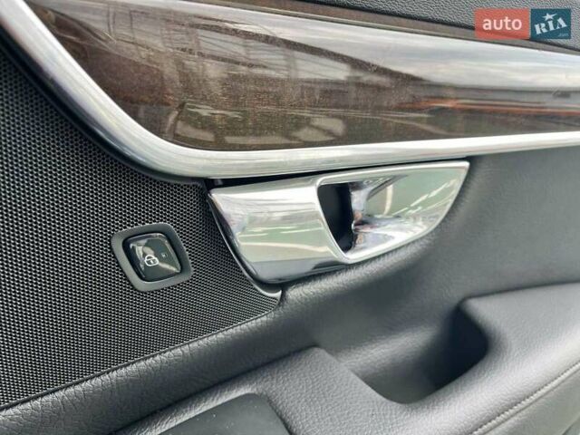 Синий Вольво С90, объемом двигателя 1.97 л и пробегом 116 тыс. км за 22948 $, фото 11 на Automoto.ua