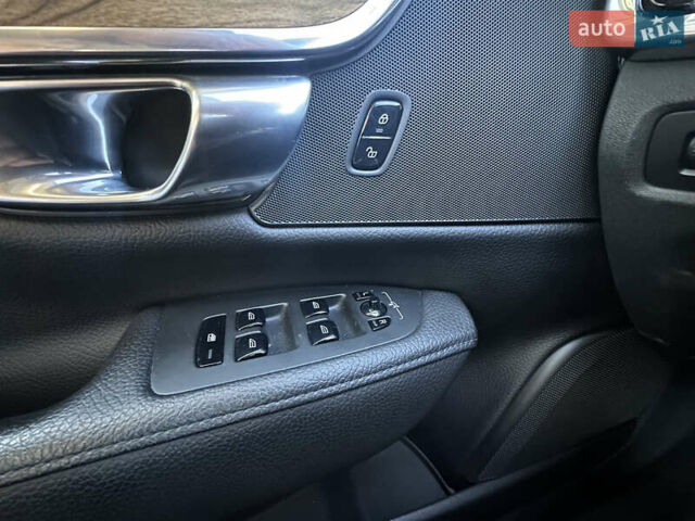 Синій Вольво S90, об'ємом двигуна 1.97 л та пробігом 275 тис. км за 19450 $, фото 26 на Automoto.ua