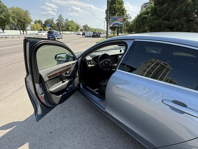Синій Вольво S90, об'ємом двигуна 2 л та пробігом 105 тис. км за 25000 $, фото 8 на Automoto.ua