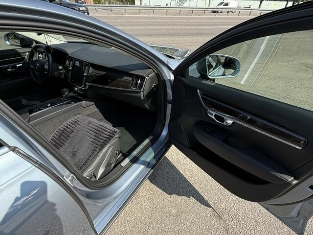 Синій Вольво S90, об'ємом двигуна 2 л та пробігом 105 тис. км за 25000 $, фото 9 на Automoto.ua