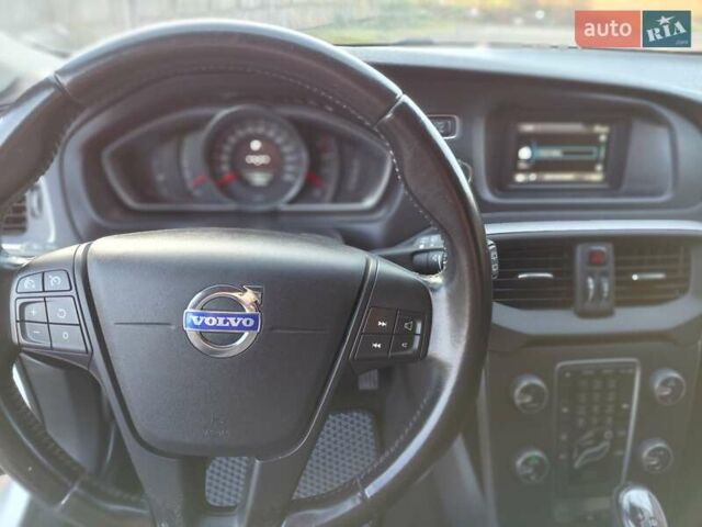 Белый Вольво В40, объемом двигателя 1.56 л и пробегом 118 тыс. км за 11600 $, фото 44 на Automoto.ua