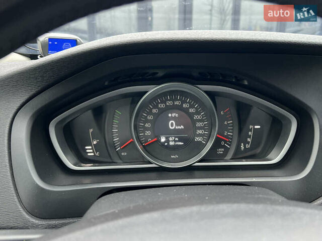 Білий Вольво V40, об'ємом двигуна 1.56 л та пробігом 309 тис. км за 9800 $, фото 27 на Automoto.ua