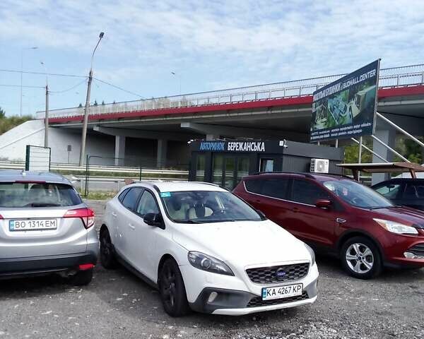 Белый Вольво В40, объемом двигателя 1.6 л и пробегом 151 тыс. км за 13100 $, фото 3 на Automoto.ua