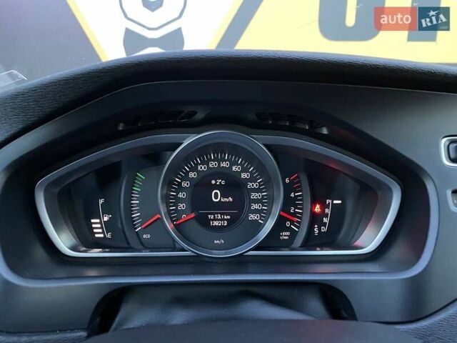 Белый Вольво В40, объемом двигателя 1.6 л и пробегом 139 тыс. км за 12700 $, фото 17 на Automoto.ua