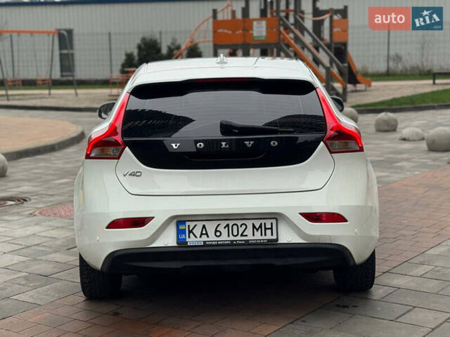 Белый Вольво В40, объемом двигателя 1.6 л и пробегом 309 тыс. км за 8900 $, фото 10 на Automoto.ua