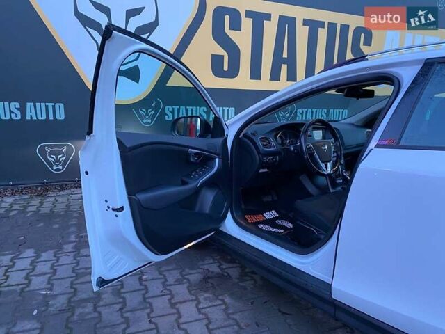 Белый Вольво В40, объемом двигателя 1.6 л и пробегом 139 тыс. км за 12700 $, фото 10 на Automoto.ua