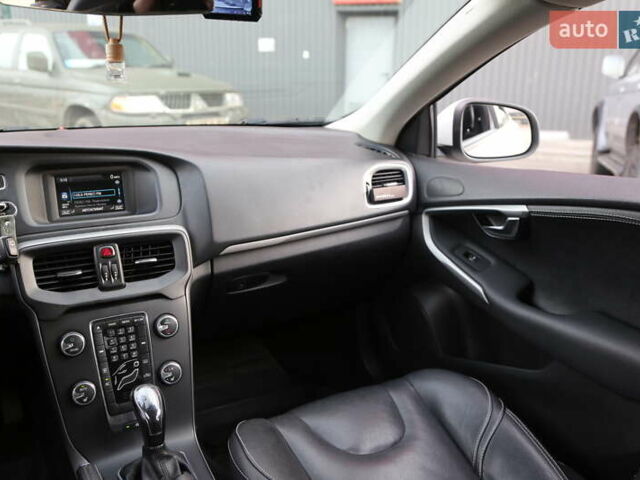 Белый Вольво В40, объемом двигателя 1.56 л и пробегом 144 тыс. км за 11900 $, фото 14 на Automoto.ua