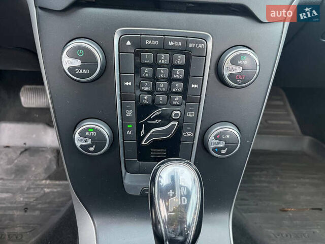 Белый Вольво В40, объемом двигателя 1.56 л и пробегом 309 тыс. км за 9500 $, фото 6 на Automoto.ua