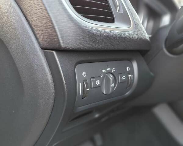 Белый Вольво В40, объемом двигателя 1.56 л и пробегом 118 тыс. км за 11600 $, фото 42 на Automoto.ua