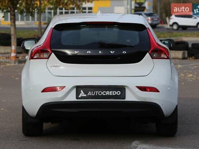 Белый Вольво В40, объемом двигателя 1.56 л и пробегом 144 тыс. км за 11900 $, фото 5 на Automoto.ua