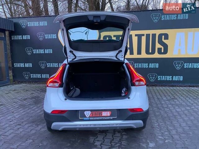 Белый Вольво В40, объемом двигателя 1.6 л и пробегом 139 тыс. км за 12700 $, фото 8 на Automoto.ua