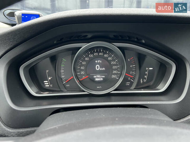 Білий Вольво V40, об'ємом двигуна 1.56 л та пробігом 309 тис. км за 9800 $, фото 26 на Automoto.ua