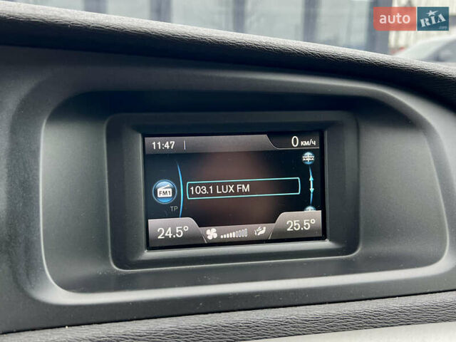 Білий Вольво V40, об'ємом двигуна 1.56 л та пробігом 309 тис. км за 9800 $, фото 32 на Automoto.ua