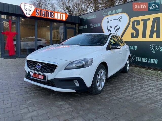 Белый Вольво В40, объемом двигателя 1.6 л и пробегом 139 тыс. км за 12700 $, фото 2 на Automoto.ua