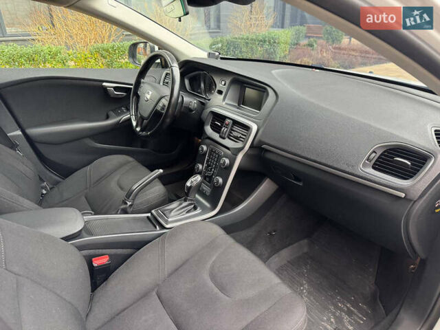 Белый Вольво В40, объемом двигателя 1.6 л и пробегом 309 тыс. км за 8900 $, фото 17 на Automoto.ua