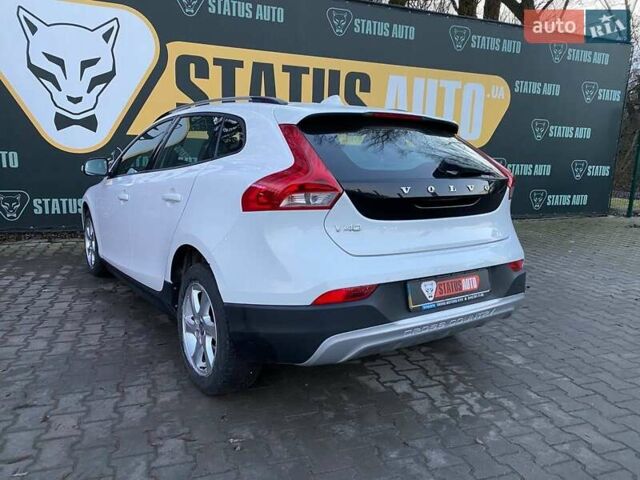 Белый Вольво В40, объемом двигателя 1.6 л и пробегом 139 тыс. км за 12700 $, фото 5 на Automoto.ua