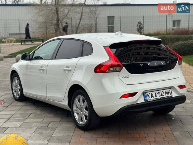 Белый Вольво В40, объемом двигателя 1.6 л и пробегом 309 тыс. км за 8900 $, фото 5 на Automoto.ua