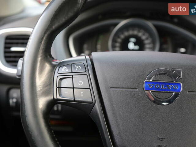 Белый Вольво В40, объемом двигателя 1.56 л и пробегом 144 тыс. км за 11900 $, фото 19 на Automoto.ua