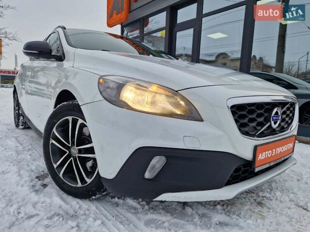 Білий Вольво V40, об'ємом двигуна 1.56 л та пробігом 259 тис. км за 8700 $, фото 20 на Automoto.ua