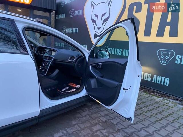 Білий Вольво V40, об'ємом двигуна 1.6 л та пробігом 139 тис. км за 12700 $, фото 28 на Automoto.ua