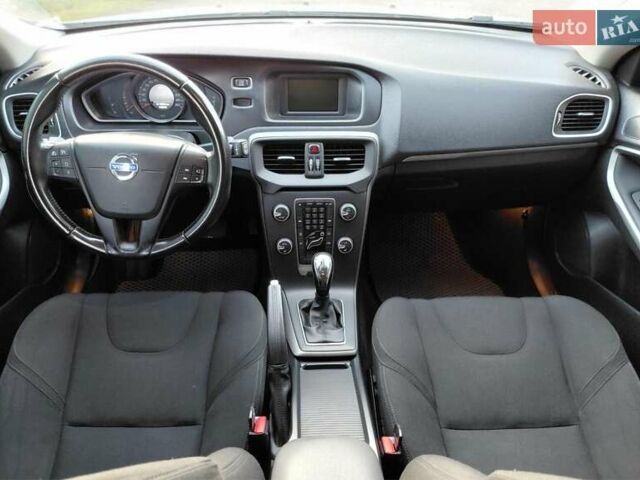 Белый Вольво В40, объемом двигателя 1.56 л и пробегом 118 тыс. км за 11600 $, фото 33 на Automoto.ua