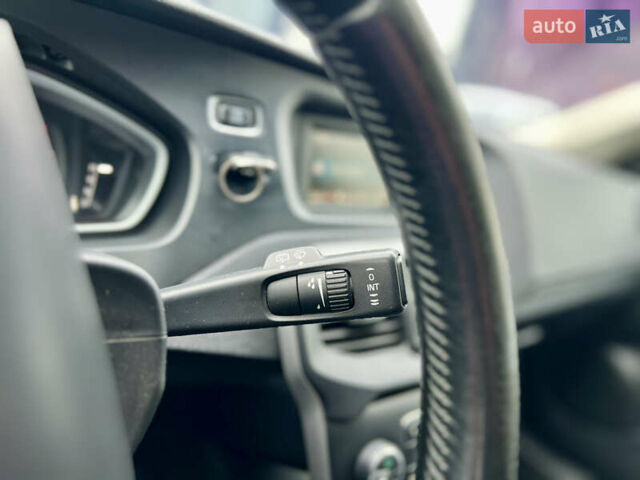 Білий Вольво V40, об'ємом двигуна 1.56 л та пробігом 310 тис. км за 10500 $, фото 25 на Automoto.ua