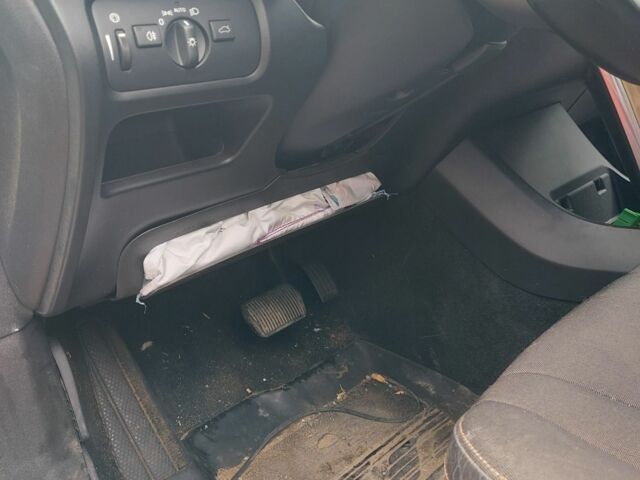 Белый Вольво В40, объемом двигателя 1.6 л и пробегом 190 тыс. км за 5700 $, фото 16 на Automoto.ua