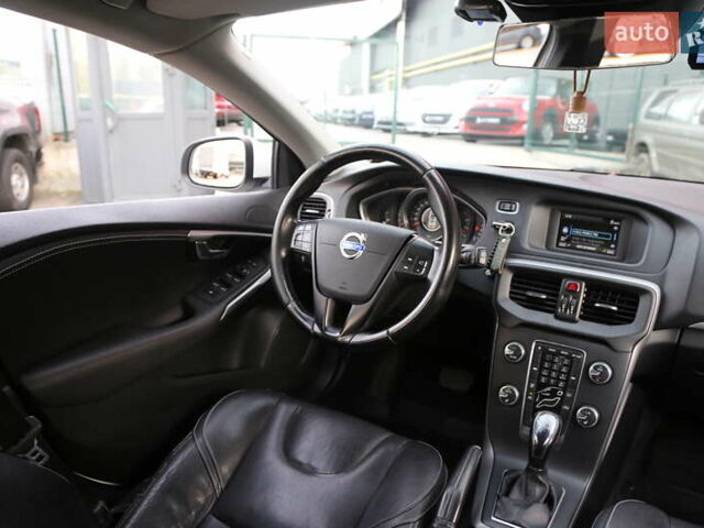 Белый Вольво В40, объемом двигателя 1.56 л и пробегом 144 тыс. км за 11900 $, фото 12 на Automoto.ua