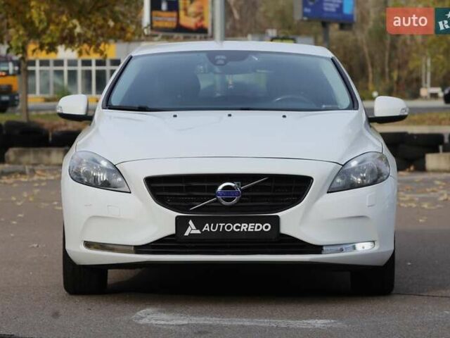 Белый Вольво В40, объемом двигателя 1.56 л и пробегом 144 тыс. км за 11900 $, фото 1 на Automoto.ua