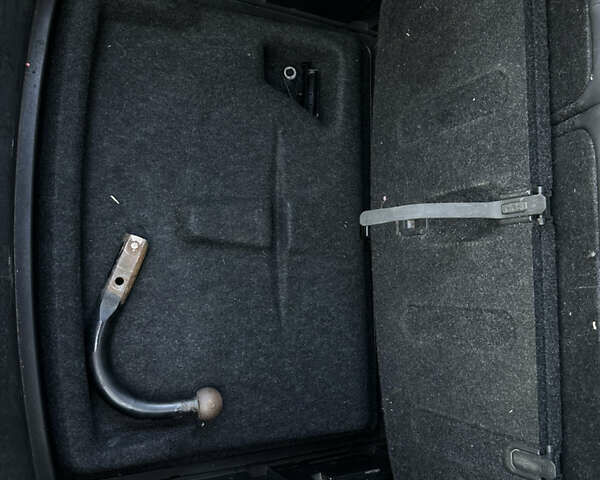 Білий Вольво V40, об'ємом двигуна 1.98 л та пробігом 317 тис. км за 12750 $, фото 26 на Automoto.ua