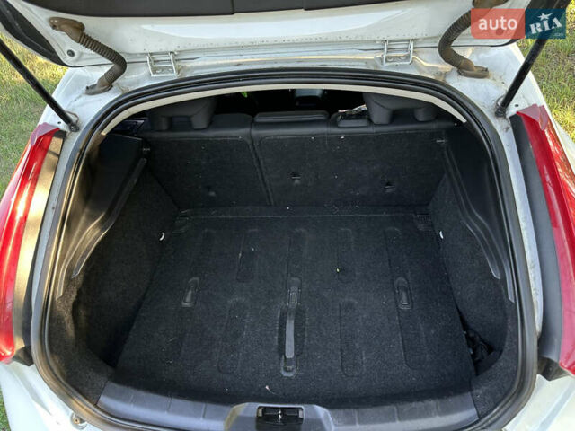 Білий Вольво V40, об'ємом двигуна 1.98 л та пробігом 317 тис. км за 12750 $, фото 25 на Automoto.ua