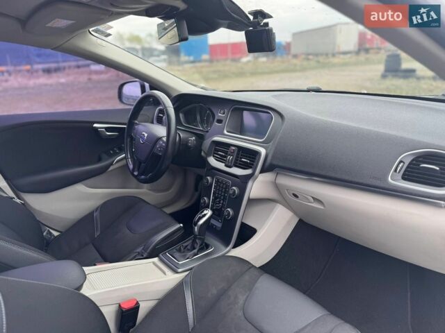 Білий Вольво V40, об'ємом двигуна 1.6 л та пробігом 195 тис. км за 13350 $, фото 26 на Automoto.ua