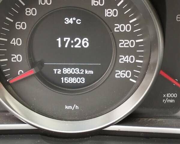 Білий Вольво V40, об'ємом двигуна 1.56 л та пробігом 158 тис. км за 10000 $, фото 8 на Automoto.ua
