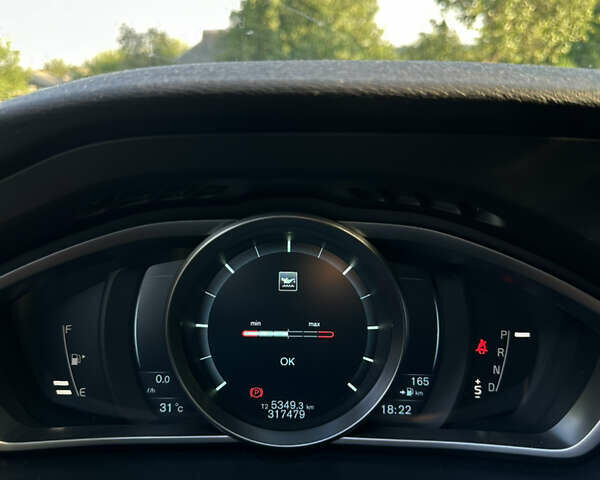 Білий Вольво V40, об'ємом двигуна 1.98 л та пробігом 317 тис. км за 12750 $, фото 10 на Automoto.ua