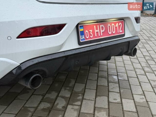 Белый Вольво В40, объемом двигателя 2 л и пробегом 203 тыс. км за 16500 $, фото 12 на Automoto.ua