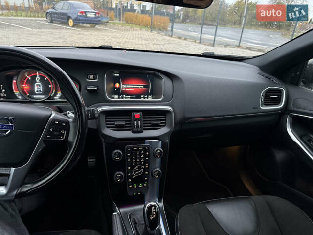 Белый Вольво В40, объемом двигателя 2 л и пробегом 203 тыс. км за 16500 $, фото 17 на Automoto.ua