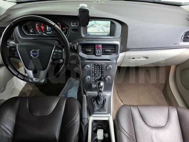 Белый Вольво В40, объемом двигателя 1.6 л и пробегом 139 тыс. км за 12250 $, фото 4 на Automoto.ua