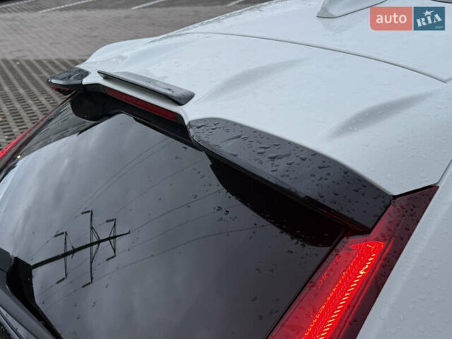 Белый Вольво В40, объемом двигателя 2 л и пробегом 203 тыс. км за 16500 $, фото 11 на Automoto.ua