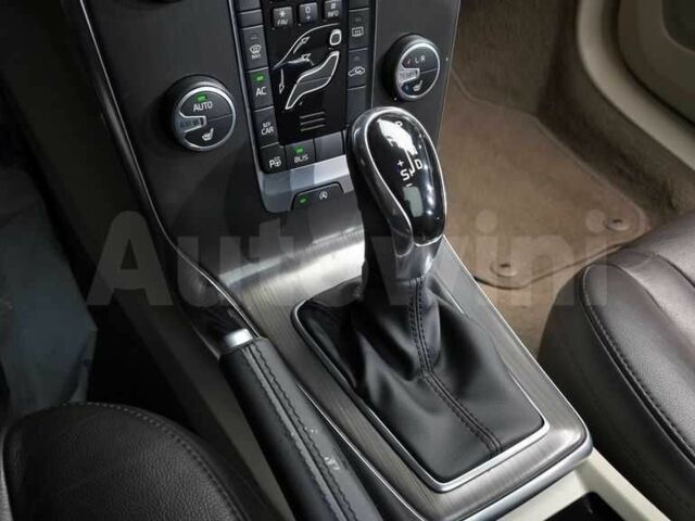 Белый Вольво В40, объемом двигателя 1.6 л и пробегом 139 тыс. км за 12250 $, фото 8 на Automoto.ua