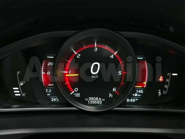 Белый Вольво В40, объемом двигателя 1.6 л и пробегом 139 тыс. км за 12250 $, фото 6 на Automoto.ua