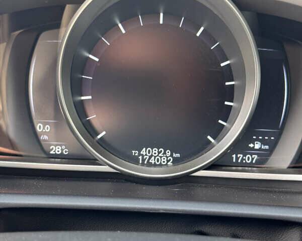 Белый Вольво В40, объемом двигателя 1.97 л и пробегом 174 тыс. км за 15000 $, фото 31 на Automoto.ua