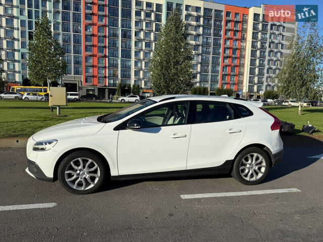 Білий Вольво V40, об'ємом двигуна 1.97 л та пробігом 151 тис. км за 17700 $, фото 12 на Automoto.ua