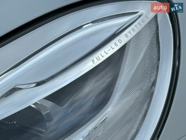 Белый Вольво В40, объемом двигателя 2 л и пробегом 18 тыс. км за 19000 $, фото 17 на Automoto.ua