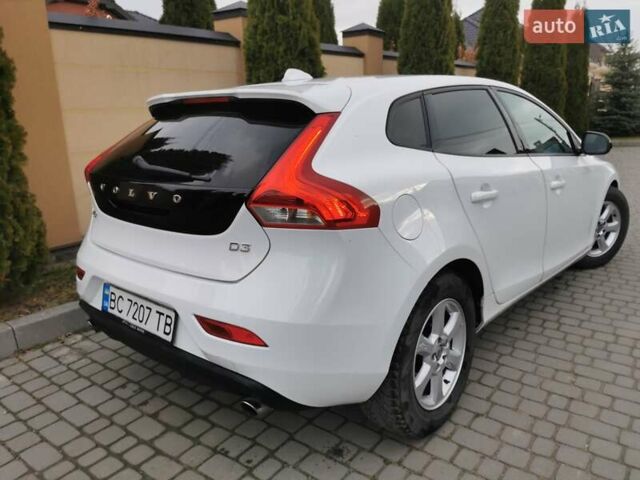 Білий Вольво V40, об'ємом двигуна 1.97 л та пробігом 147 тис. км за 13999 $, фото 16 на Automoto.ua