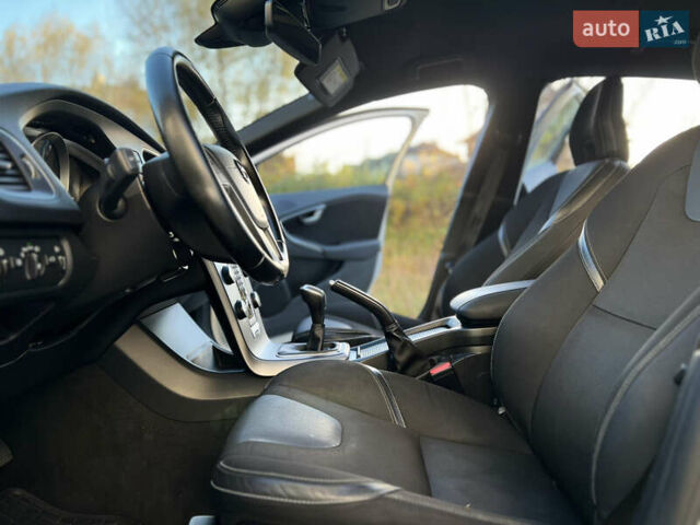 Білий Вольво V40, об'ємом двигуна 2 л та пробігом 317 тис. км за 12999 $, фото 23 на Automoto.ua
