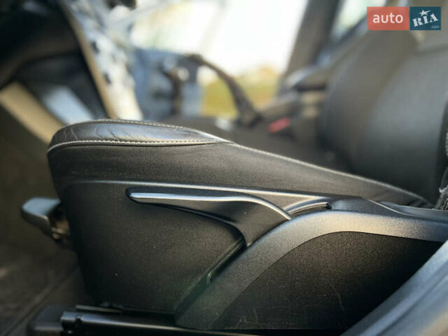 Білий Вольво V40, об'ємом двигуна 2 л та пробігом 317 тис. км за 12999 $, фото 39 на Automoto.ua