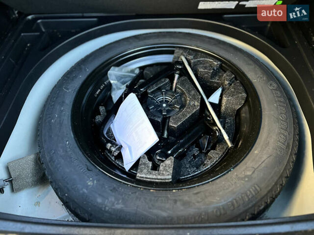 Білий Вольво V40, об'ємом двигуна 2 л та пробігом 317 тис. км за 12999 $, фото 36 на Automoto.ua