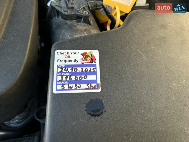 Білий Вольво V40, об'ємом двигуна 2 л та пробігом 317 тис. км за 12999 $, фото 52 на Automoto.ua