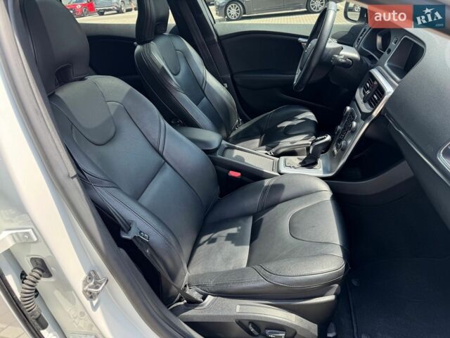 Білий Вольво V40, об'ємом двигуна 1.97 л та пробігом 165 тис. км за 15500 $, фото 32 на Automoto.ua